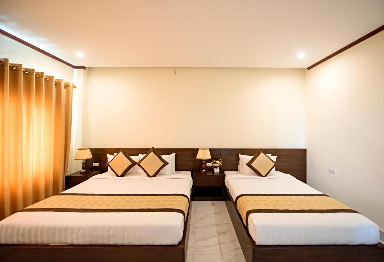 Premier Vang Vieng Hotel Exterior photo