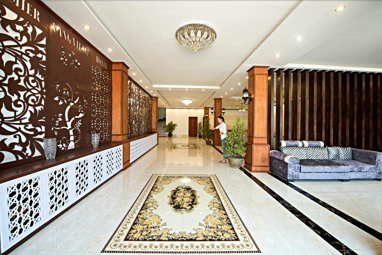 Premier Vang Vieng Hotel Exterior photo