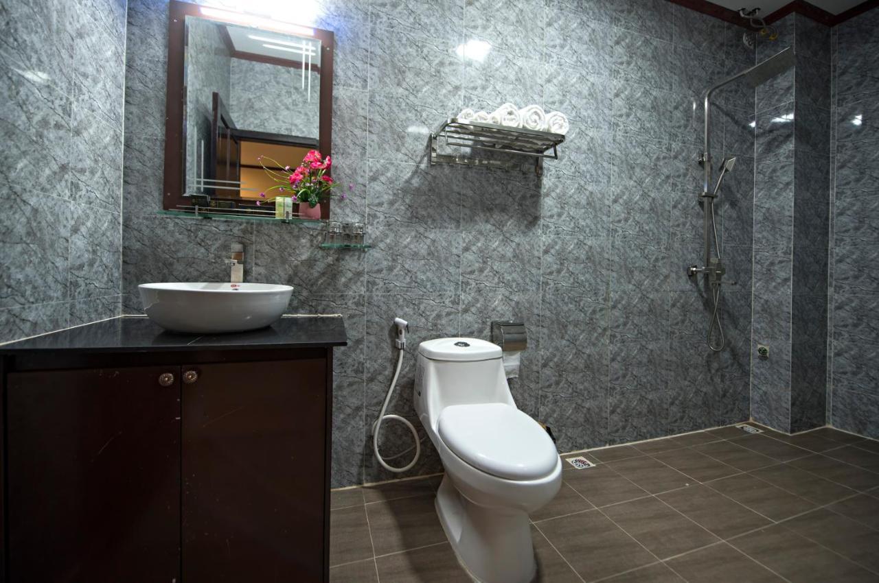 Premier Vang Vieng Hotel Exterior photo