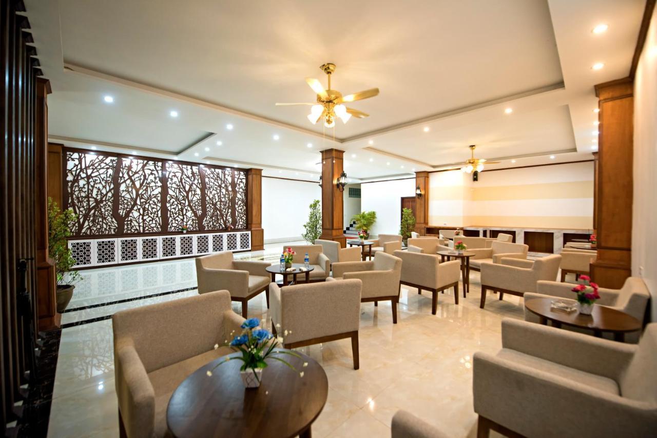 Premier Vang Vieng Hotel Exterior photo