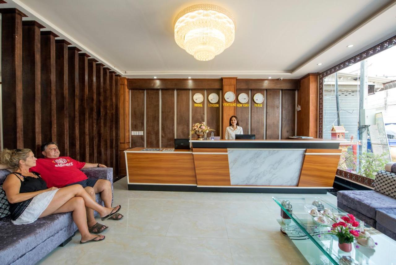 Premier Vang Vieng Hotel Exterior photo