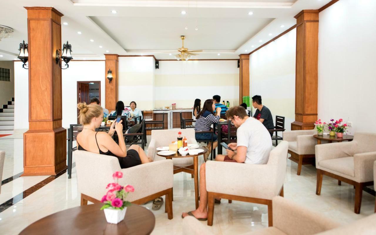Premier Vang Vieng Hotel Exterior photo